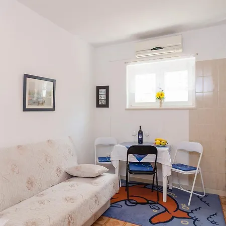 Sunny Apt Perfect For Couple * Orebić